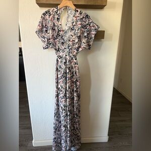 Boutique|Women’s short sleeve boho Floral Maxi Dress,open back & bow tie•••Med